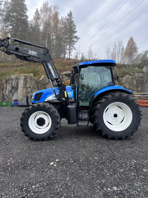 New Holland TS135A